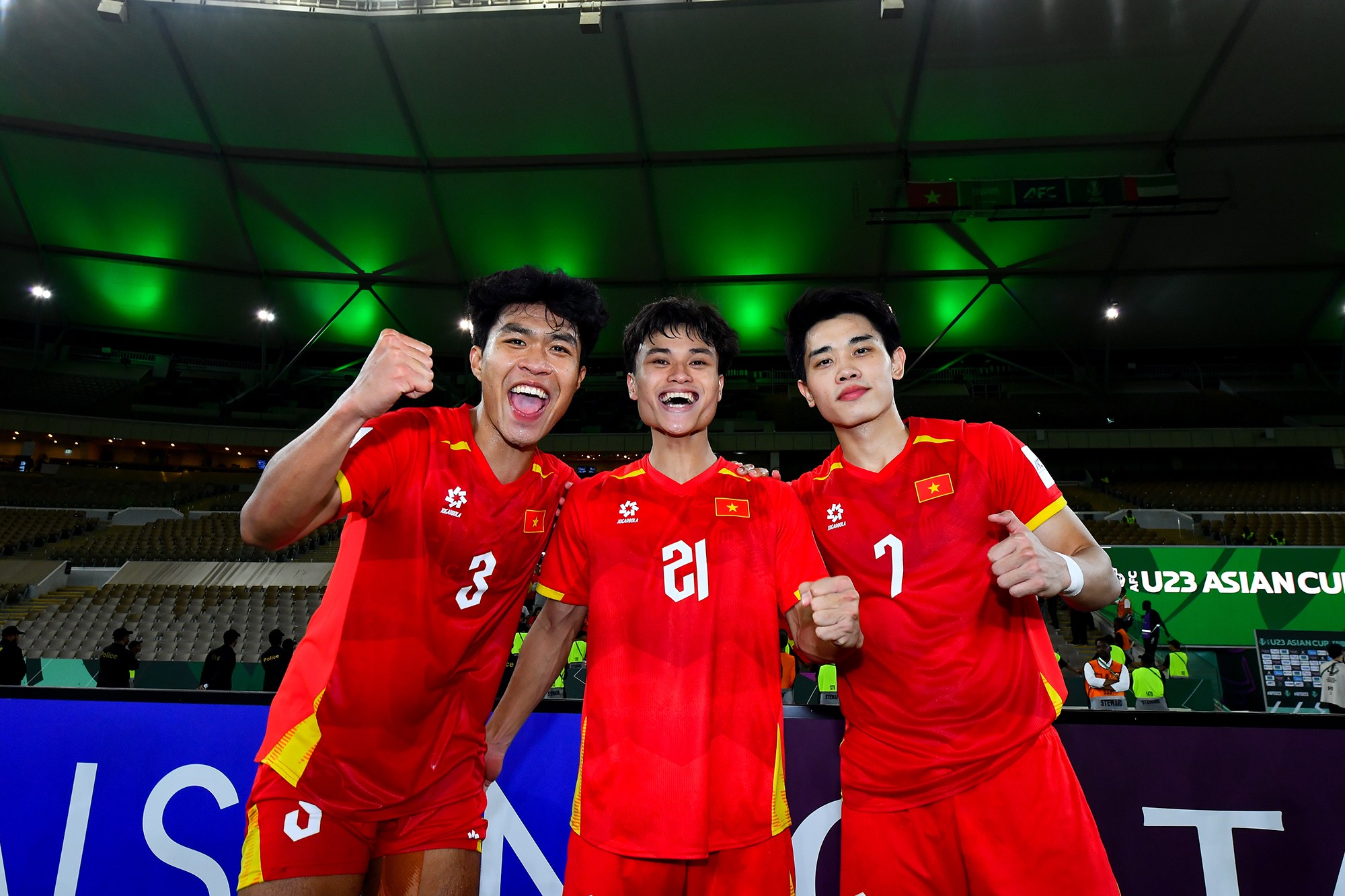 Nụ cười rạng người của những "người hùng" U23 Việt Nam.