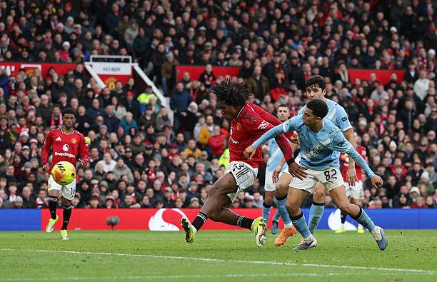 Rico Lewis kèm người quá kém và để cho Patrick Dorgu đè mặt ghi bàn