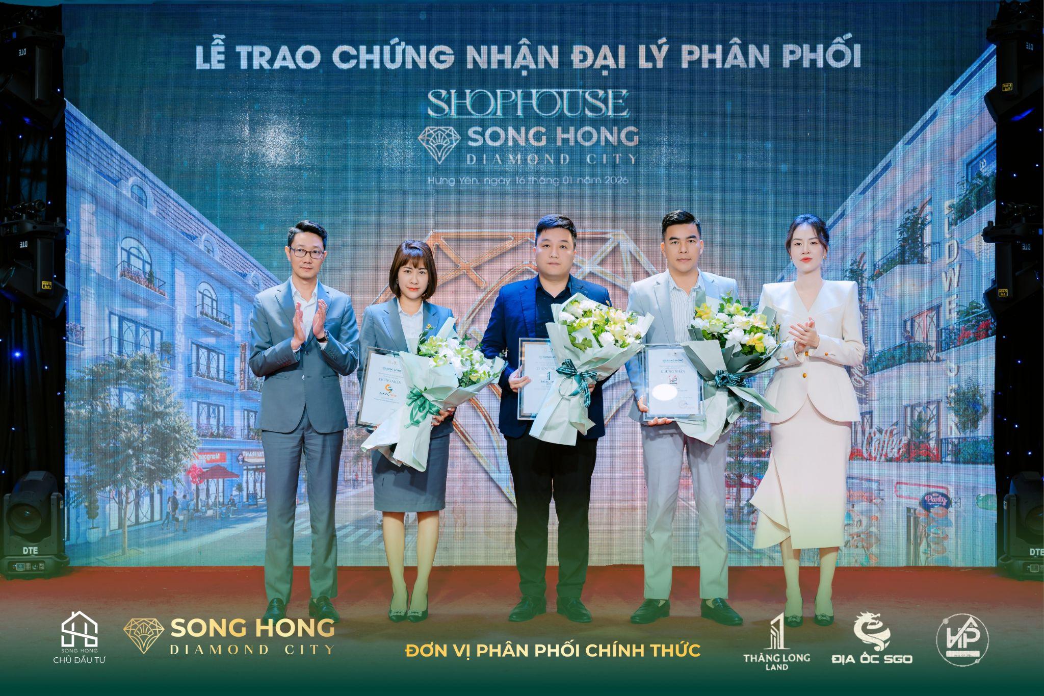 Song Hong Diamond City chính thức bước sang giai đoạn 2 với shophouse thương mại – tâm điểm kinh doanh mới, nơi hội tụ tiềm năng khai thác dòng tiền và gia tăng giá trị bền vững.