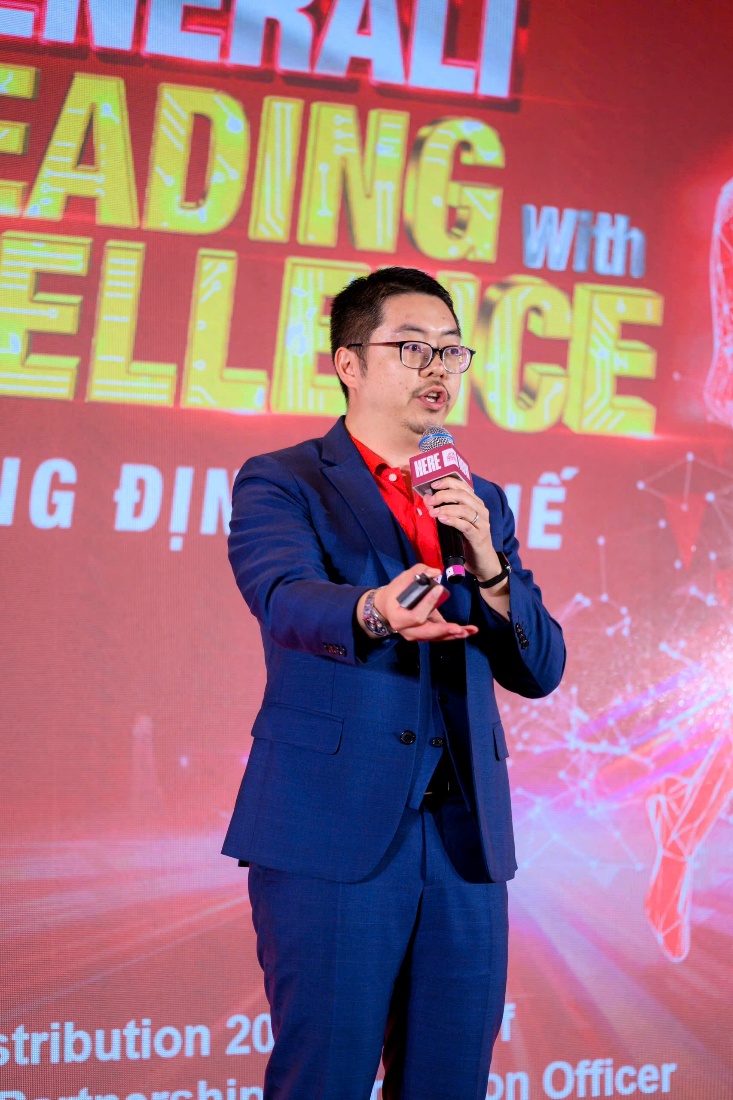 Ông Paul Ng – Phó Tổng Giám đốc Kênh Hợp tác Phát triển Kinh doanh chia sẻ định hướng phát triển Kênh PD trong năm 2026