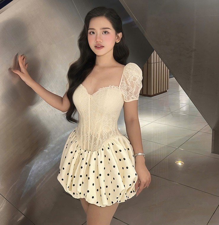 Nữ MC thể thao mê mẩn lối đá của Đình Bắc