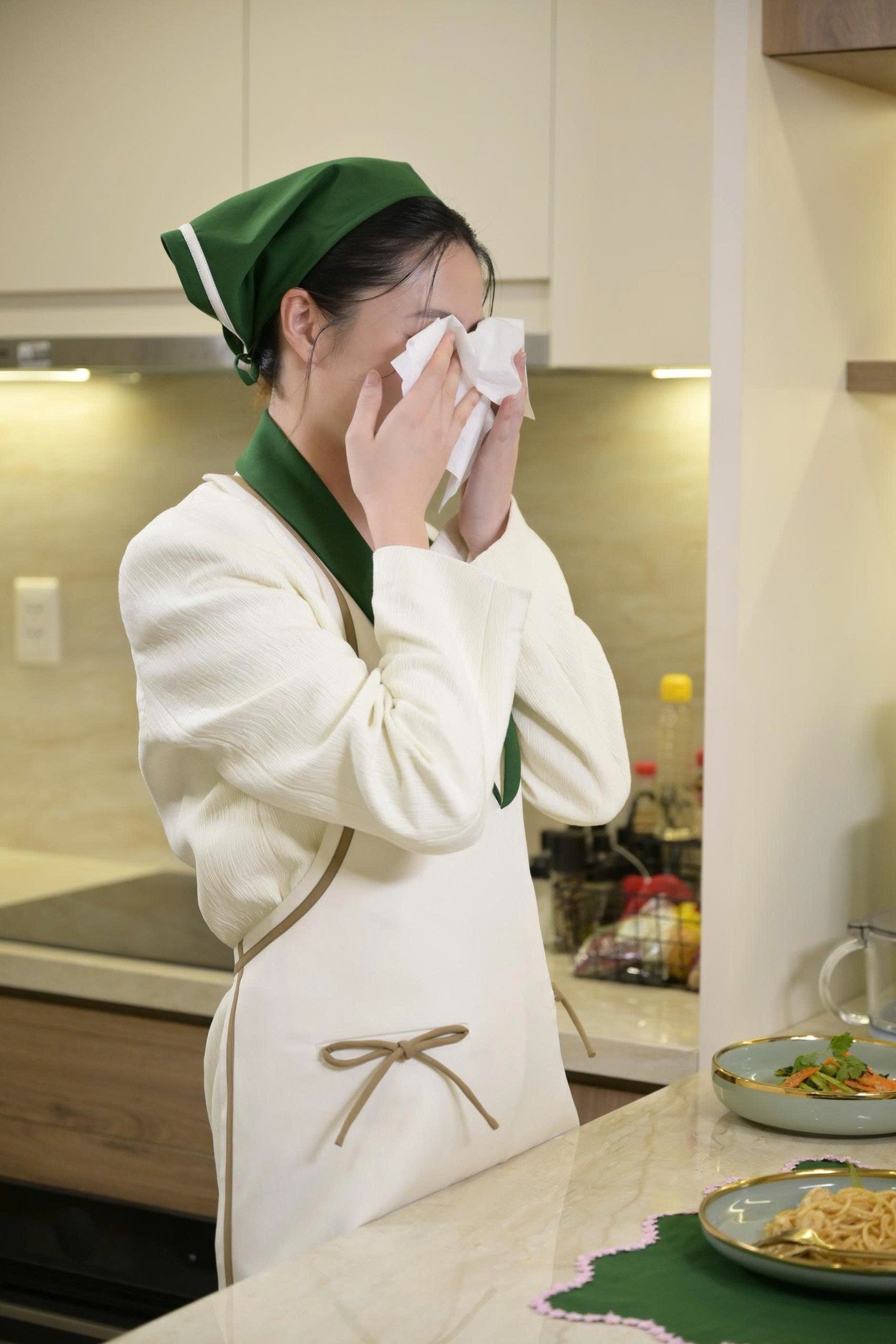 Lương Thùy Linh bật khóc khi nhắc về bà.