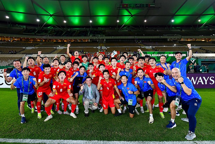 U23 Việt Nam ăn mừng chiến thắng trước U23 UAE.