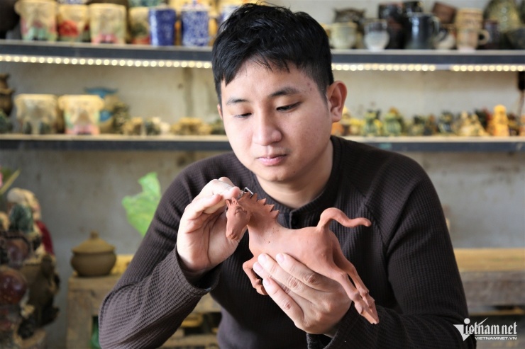 Từng công đoạn tạo linh vật được anh Lâm chăm chút kỹ lưỡng.