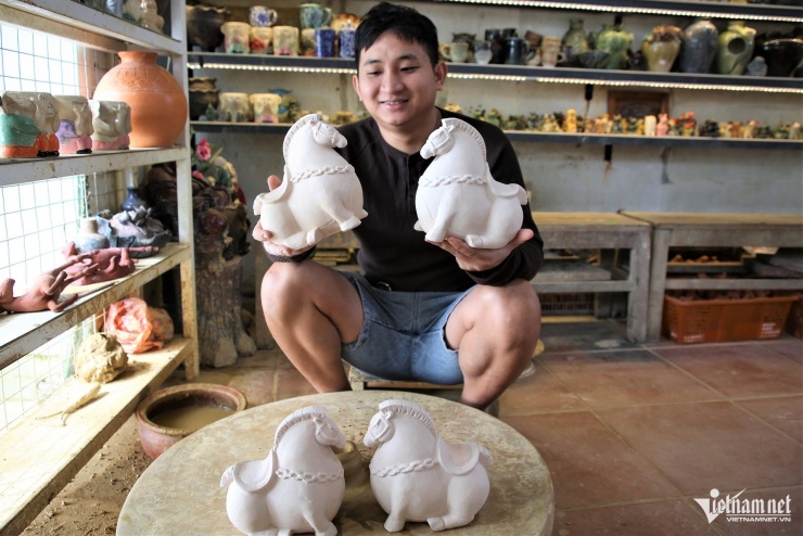 Theo anh Lâm, năm nay lượng đặt hàng linh vật tăng nhiều hơn năm ngoái, cả về số đơn và số lượng sản phẩm.