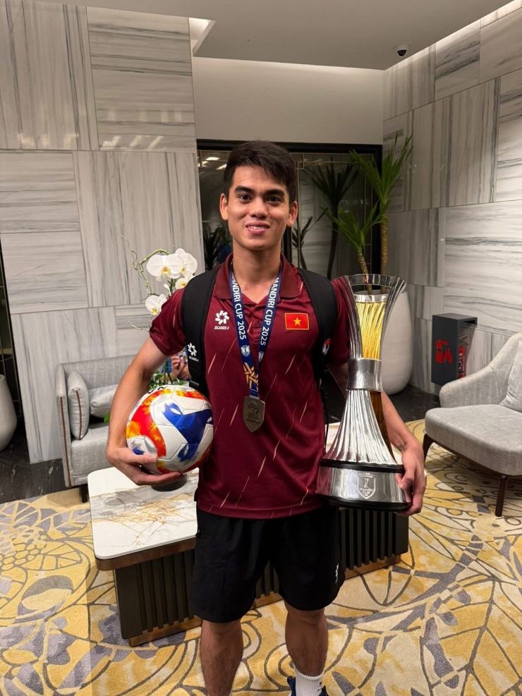 Văn Khang - đội trưởng U23 Việt Nam: Một thủ lĩnh ở kỹ thuật, tư duy lẫn tinh thần - 5