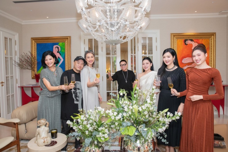 Ngọc Khánh khoe sắc tuổi 50 khi hội ngộ Giáng My, Vũ Cẩm Nhung - 1