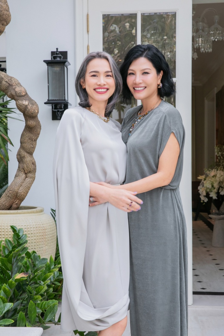 Ngọc Khánh khoe sắc tuổi 50 khi hội ngộ Giáng My, Vũ Cẩm Nhung - 5