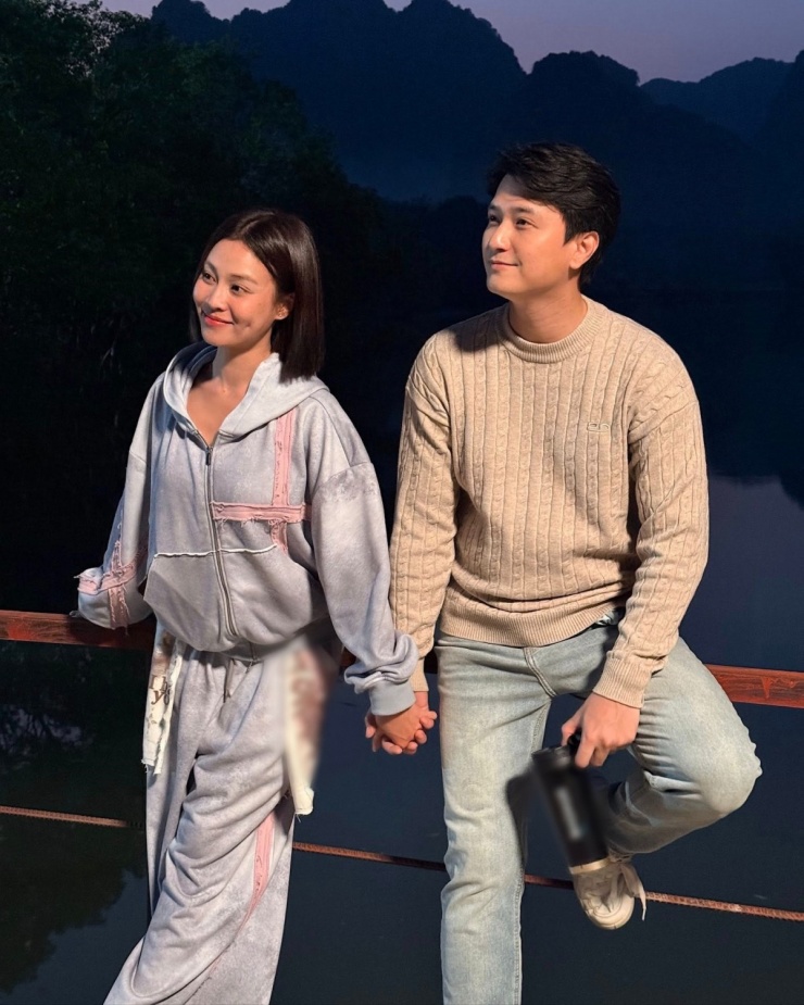 Nữ chính 'Cách em 1 milimet' bị chê mặc đồ khó hiểu - 7