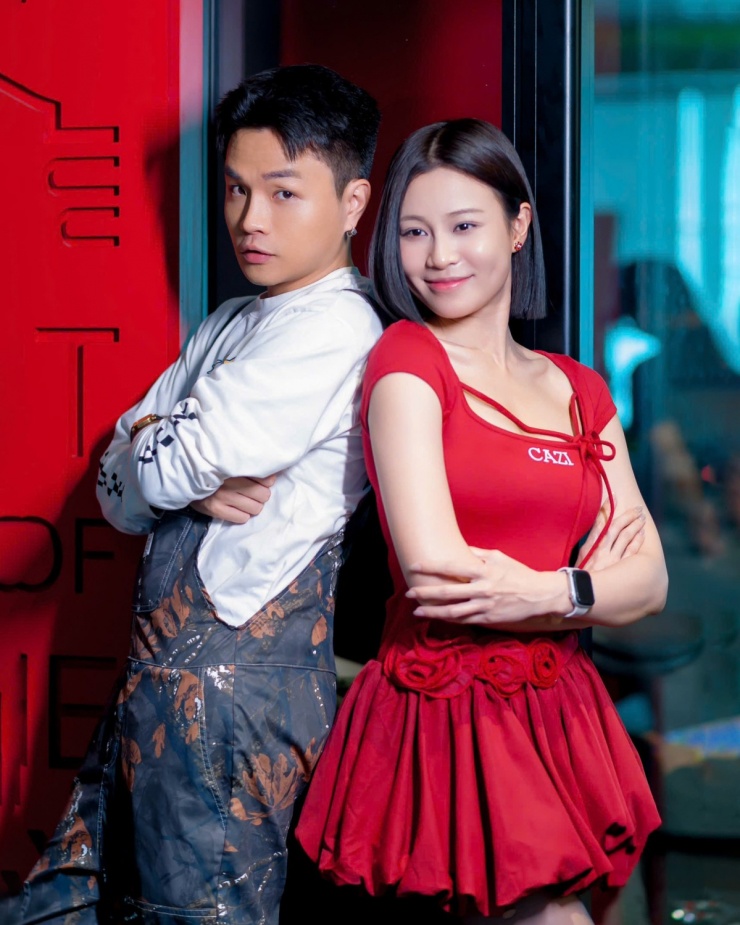 Nữ chính 'Cách em 1 milimet' bị chê mặc đồ khó hiểu - 5