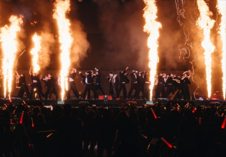 Thông báo gây bùng nổ của Hieuthuhai trong đêm nhạc dài 6 tiếng ở Đông Anh - 19