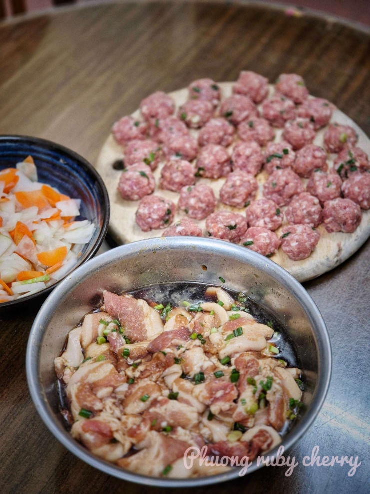 Mách bạn cách làm bún chả bằng nồi chiên không dầu nhanh chóng, sạch sẽ, tiện lợi - 2