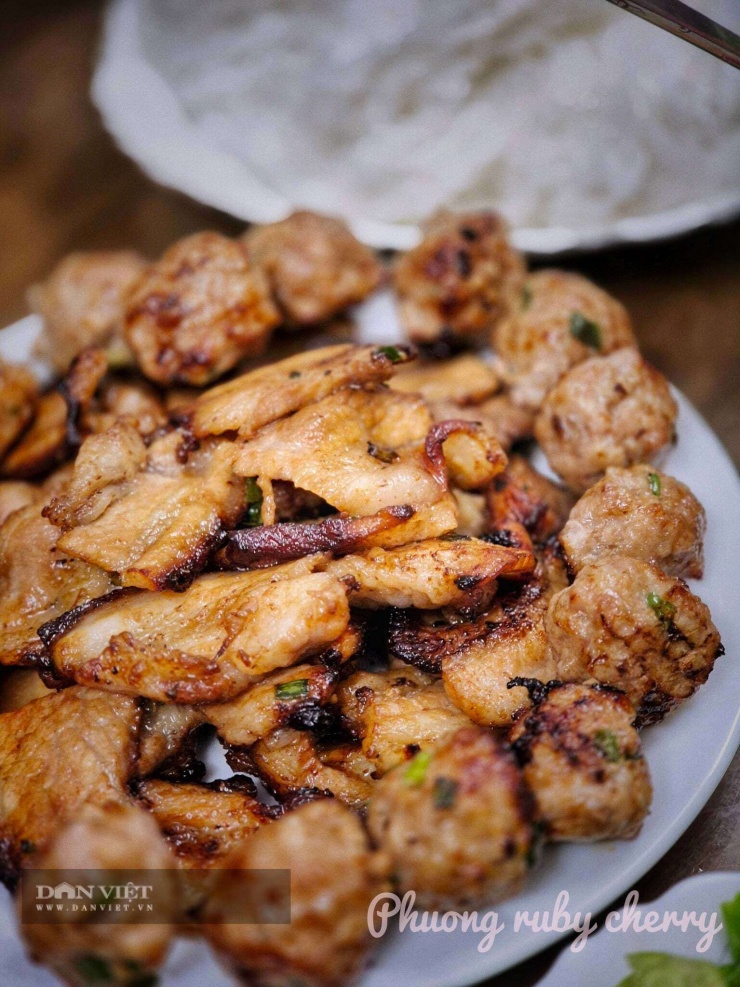 Mách bạn cách làm bún chả bằng nồi chiên không dầu nhanh chóng, sạch sẽ, tiện lợi - 3