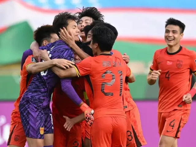 Báo Trung Quốc lo ngại về khả năng đội nhà vượt qua U23 Việt Nam, tiết lộ thủ môn Li Hao chấn thương?