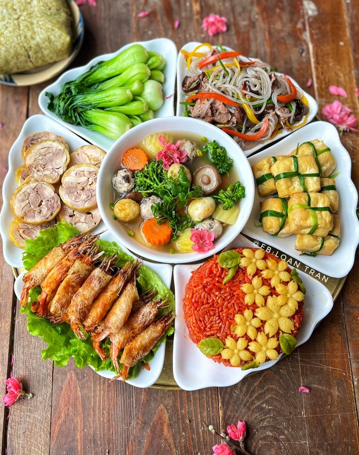 Trong mâm cúng mùng 1 tháng Chạp không thể thiếu món xôi. (Ảnh: Loan Trần)