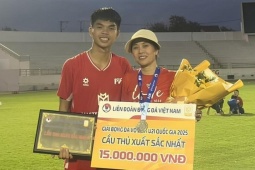 Người mẹ 3 năm ở trọ, làm thuê nuôi 'giấc mơ cầu thủ' của Lê Phát