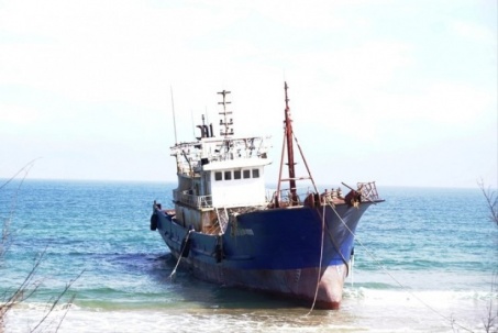 Đơn vị ở Trung Quốc nhận là chủ tàu "ma" mắc cạn tại Quảng Ngãi