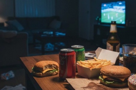 4 món ăn nam giới nên tránh xa để giữ vững phong độ phòng the