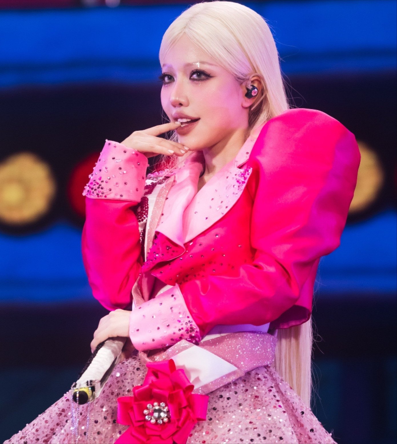 Thông báo gây bùng nổ của Hieuthuhai trong đêm nhạc dài 6 tiếng ở Đông Anh - 4