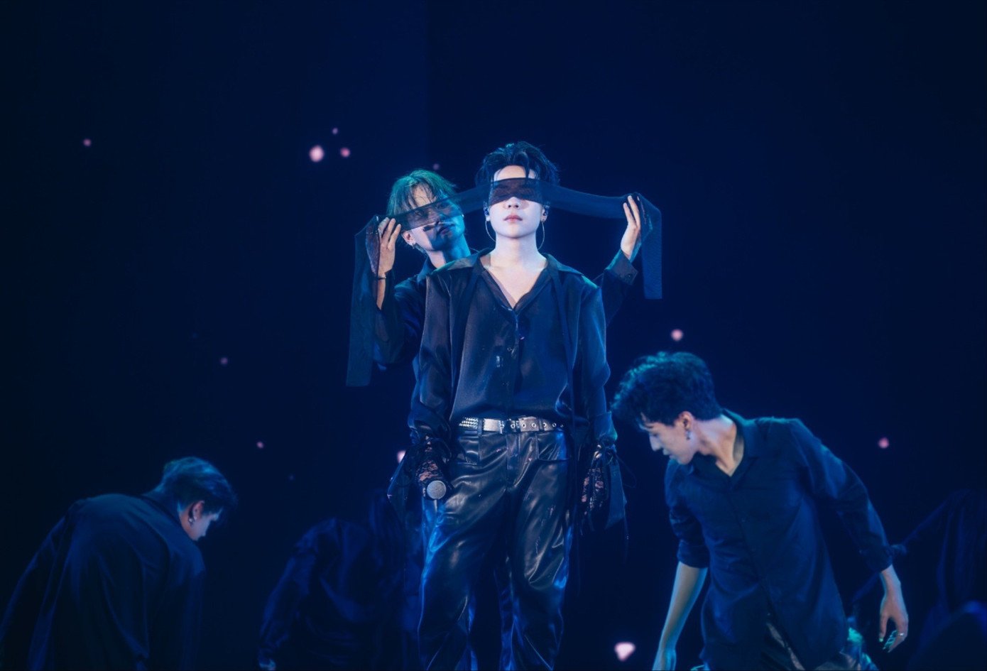 Thông báo gây bùng nổ của Hieuthuhai trong đêm nhạc dài 6 tiếng ở Đông Anh - 25