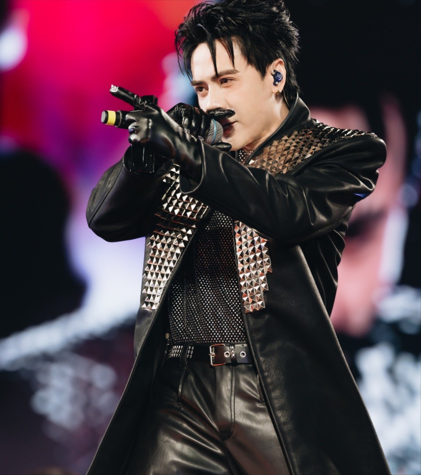 Thông báo gây bùng nổ của Hieuthuhai trong đêm nhạc dài 6 tiếng ở Đông Anh - 23