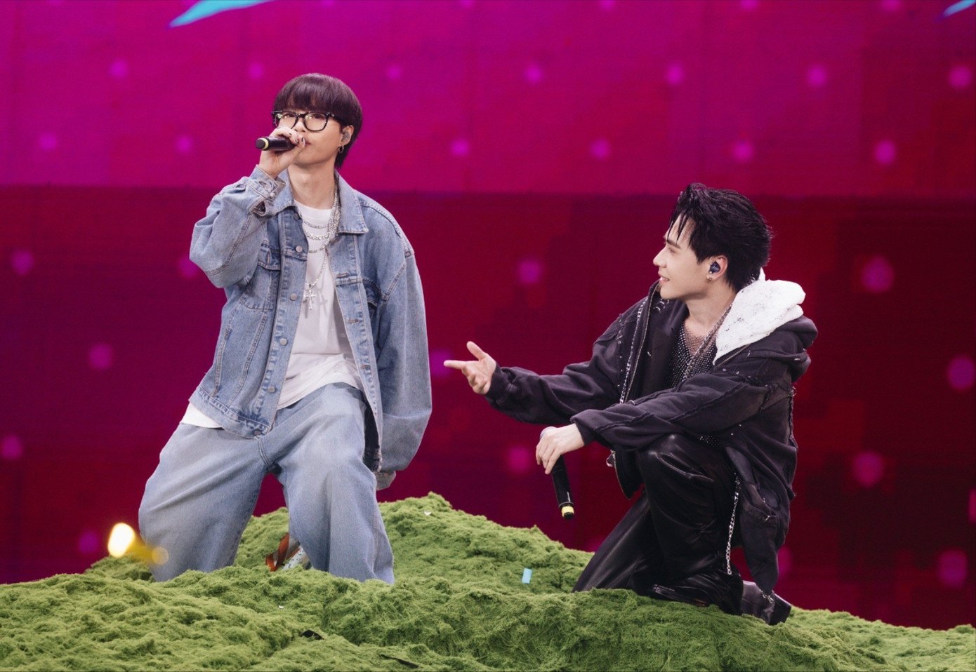 Thông báo gây bùng nổ của Hieuthuhai trong đêm nhạc dài 6 tiếng ở Đông Anh - 26