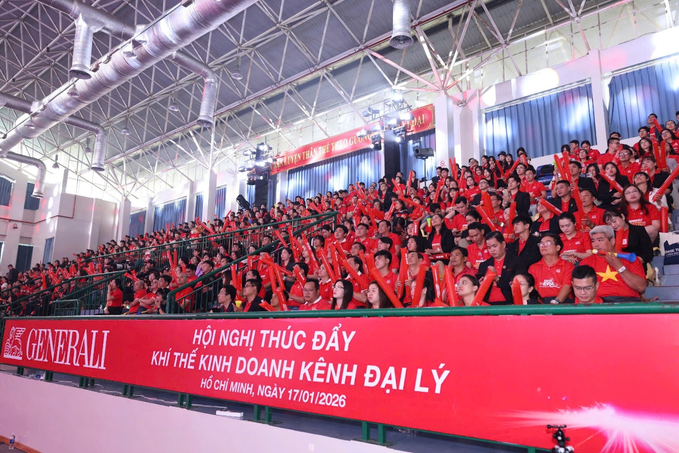 Với sự tham gia của hơn 600 tư vấn tài chính khu vực miền Nam, hội nghị khởi động tinh thần gắn kết và quyết tâm chinh phục những mục tiêu mới trong năm 2026.