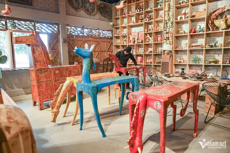 Mỗi tác phẩm trong bộ sưu tập đều giữ được "hồn sơn mài" nhưng mang diện mạo mới, phù hợp với thị hiếu thị trường trong nước và quốc tế