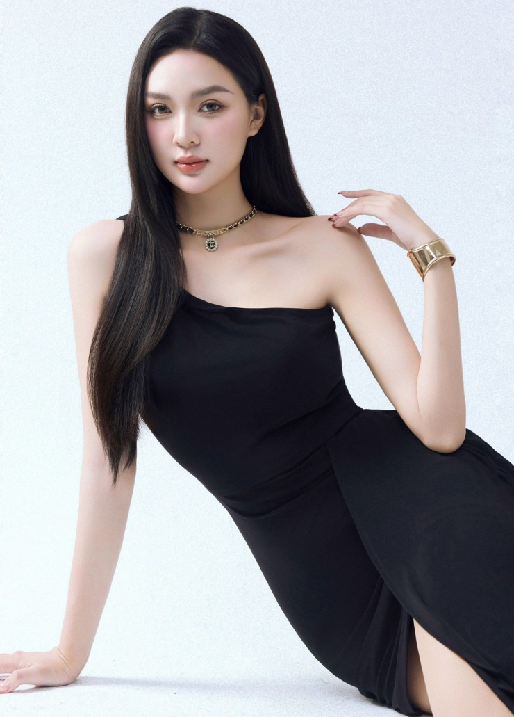 Phong cách đời thường của người đẹp quê Đăk Lăk đang được 'đẩy thuyền' với cầu thủ Đình Bắc - 20