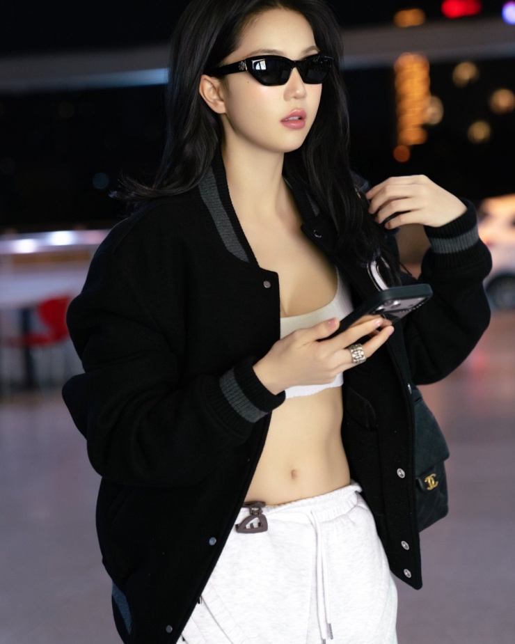 Ảnh sao 19/1: Đặng Thu Thảo sang chảnh trong resort ở Phú Quốc - 7