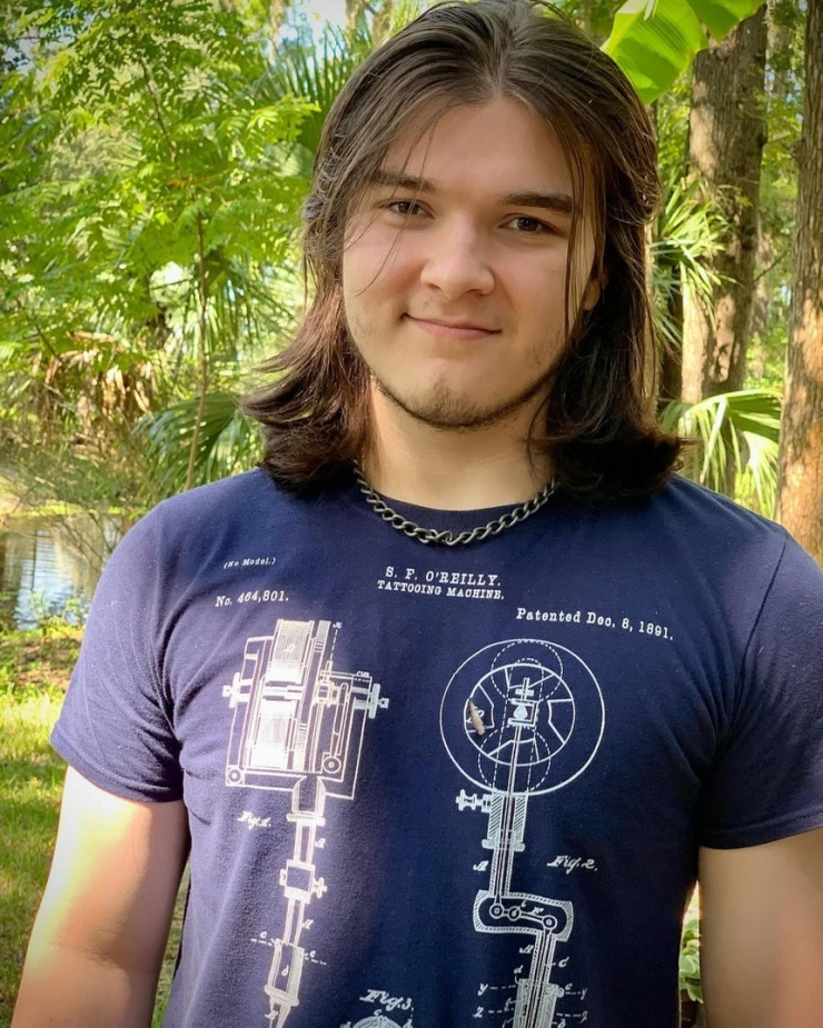 Bức ảnh mừng sinh nhật 18 tuổi của Sammy được mẹ cậu chia sẻ. Ảnh: @laneymg/Instagram.