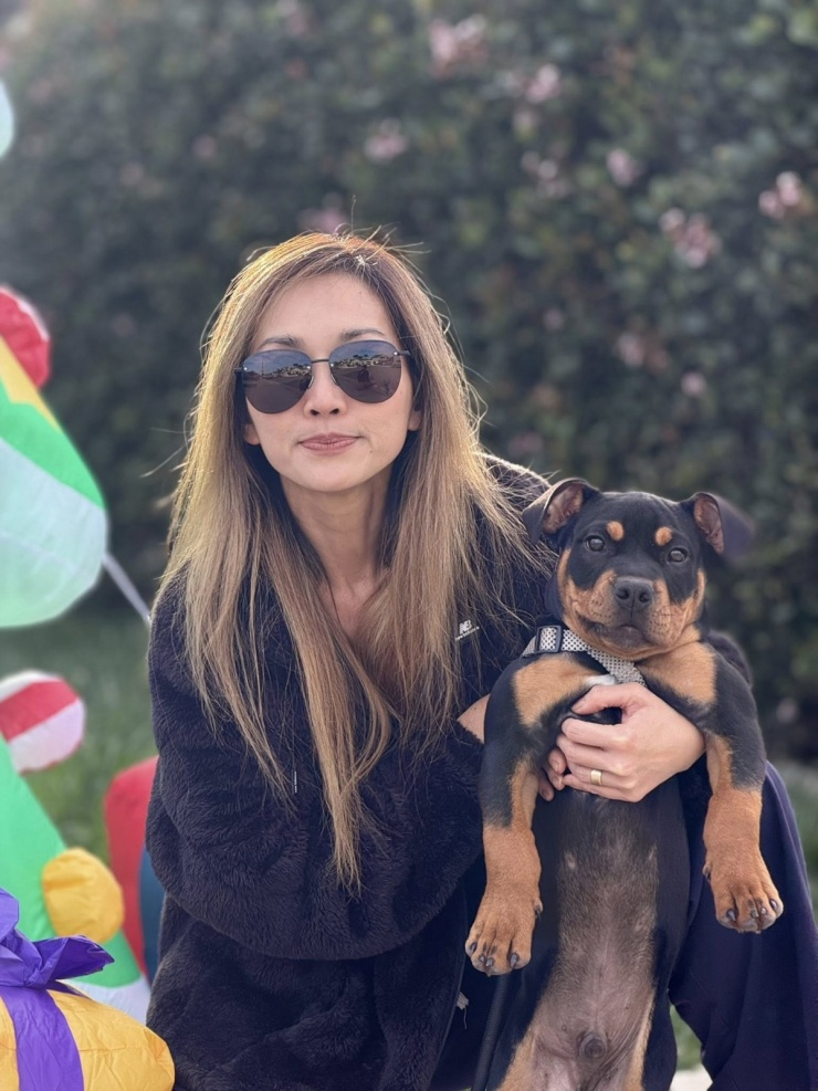 Cô cũng có sở thích nhuộm tóc sáng màu hoặc tạo kiểu ấn tượng vào các dấu mốc quan trọng như sinh nhật tuổi 44, mừng thành tựu kinh doanh đầu tiên...