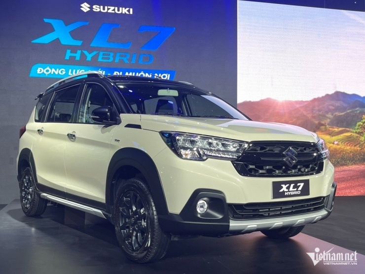 Suzuki XL7 chiếm tới 3/4 tổng doanh số xe du lịch của hãng. Ảnh: Hoàng Hiệp