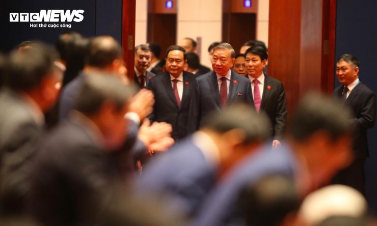 Lãnh đạo Đảng, Nhà nước đến dự phiên trù bị Đại hội XIV. (Ảnh: Duy Thành)