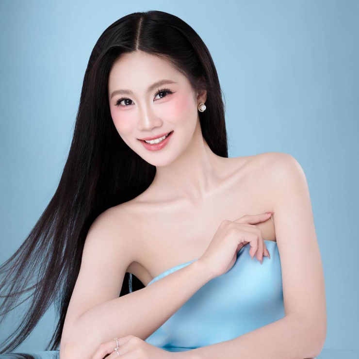 Nguyễn Thị Thu Hằng sinh năm 2006, đến từ Thanh Hóa đang gây chú ý tại Miss World Vietnam 2025 với vóc dáng ấn tượng, thành tích học tập xuất sắc.