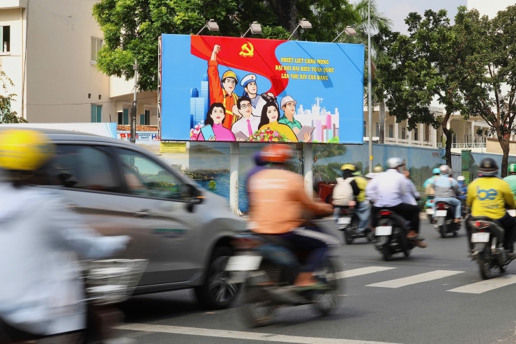 TPHCM nhiệt liệt chào mừng Đại hội XIV