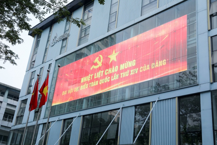 TPHCM rực rỡ cờ hoa, hân hoan hướng về Đại hội XIV của Đảng - 13