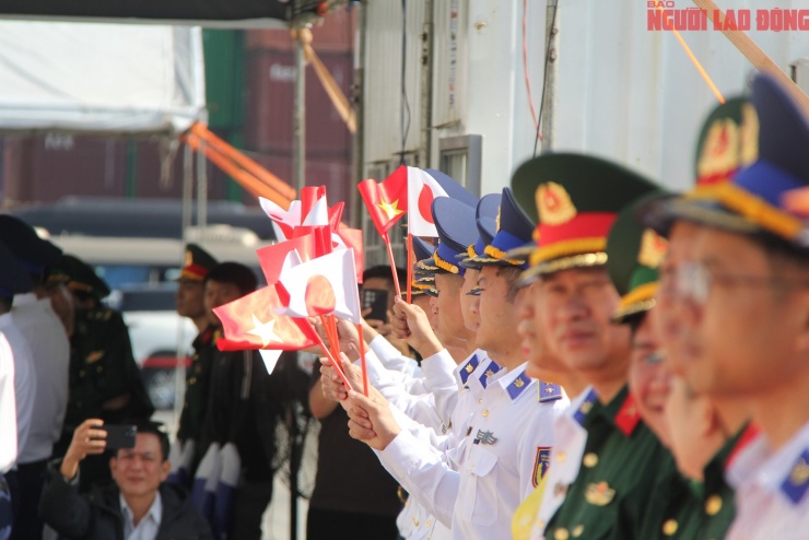 Sự đón tiếp nồng hậu từ các lực lượng vũ trang tại Đà Nẵng