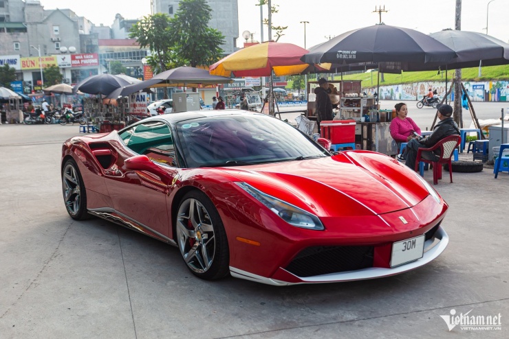 Dàn siêu xe, xe sang hơn trăm tỷ dạo phố Hà Nội, chiếc đắt nhất giá hơn 21 tỷ - 3