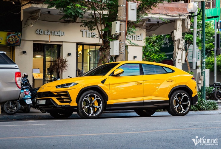 Dàn siêu xe, xe sang hơn trăm tỷ dạo phố Hà Nội, chiếc đắt nhất giá hơn 21 tỷ - 4