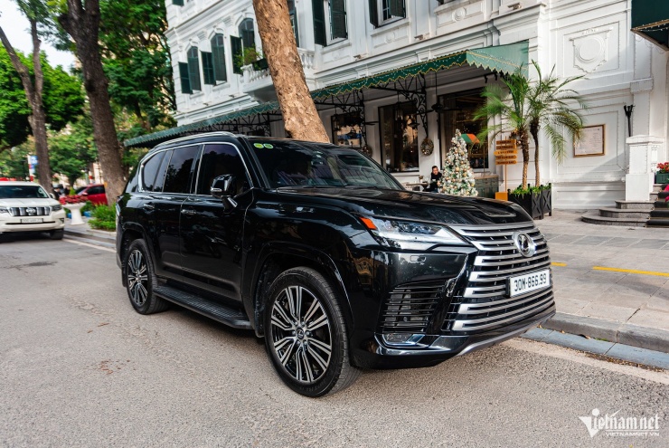 Dàn siêu xe, xe sang hơn trăm tỷ dạo phố Hà Nội, chiếc đắt nhất giá hơn 21 tỷ - 8