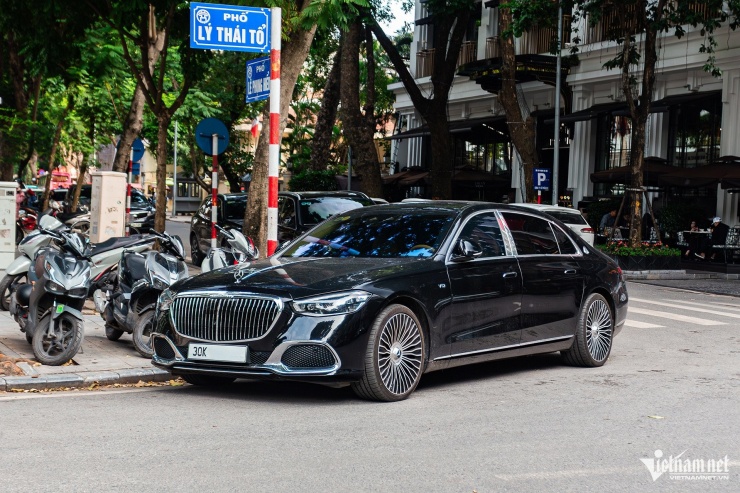 Dàn siêu xe, xe sang hơn trăm tỷ dạo phố Hà Nội, chiếc đắt nhất giá hơn 21 tỷ - 9