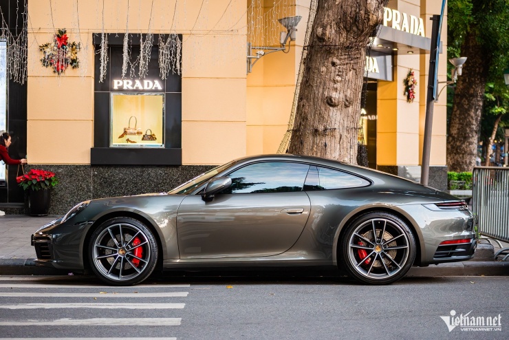 Dàn siêu xe, xe sang hơn trăm tỷ dạo phố Hà Nội, chiếc đắt nhất giá hơn 21 tỷ - 12