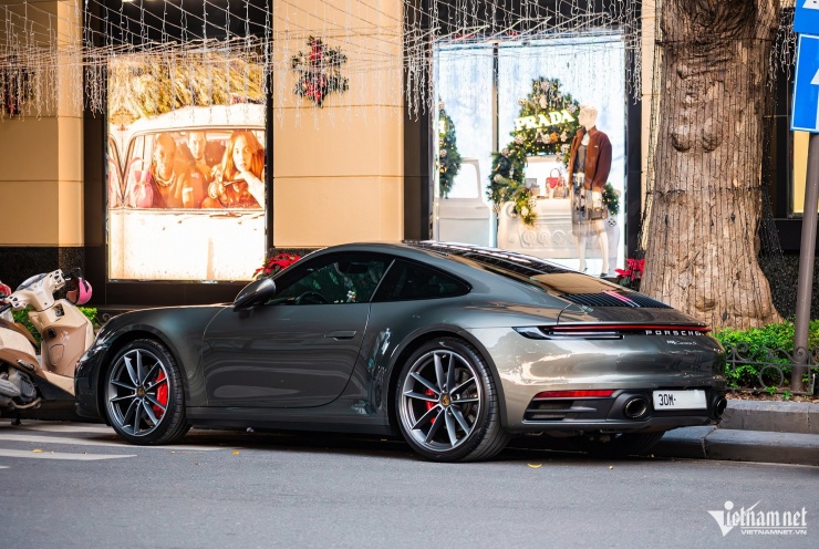 Dàn siêu xe, xe sang hơn trăm tỷ dạo phố Hà Nội, chiếc đắt nhất giá hơn 21 tỷ - 13