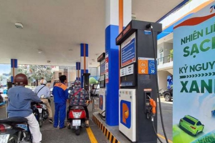 Giá xăng dầu hôm nay 19/1: Đột ngột đổi hướng phiên đầu tuần, lại có biến “căng”?