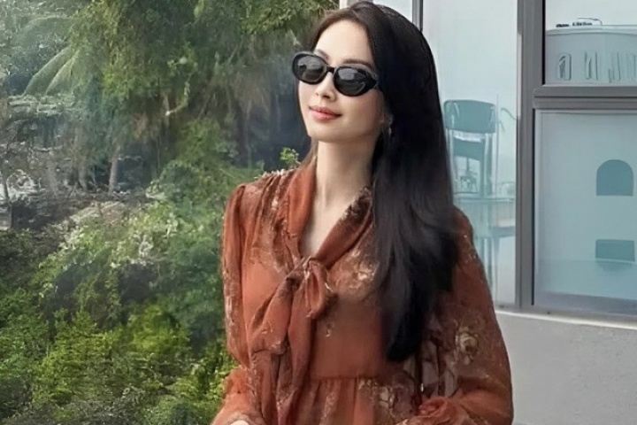 Ảnh sao 19/1: Đặng Thu Thảo sang chảnh trong resort ở Phú Quốc