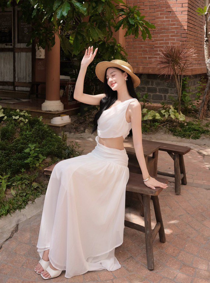 Cẩm Ly được gọi là "thần tiên tỷ tỷ"