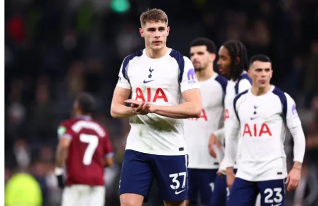 Cúp C1 giờ là cứu cánh cho Tottenham trong lúc sa sút ở Premier League