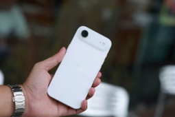 iPhone mới ra mắt rớt giá chưa từng có; giá lợn hơi cao chót vót cận Tết Bính Ngọ