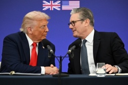 Lần hiếm hoi Thủ tướng Anh lên tiếng chỉ trích Tổng thống Mỹ